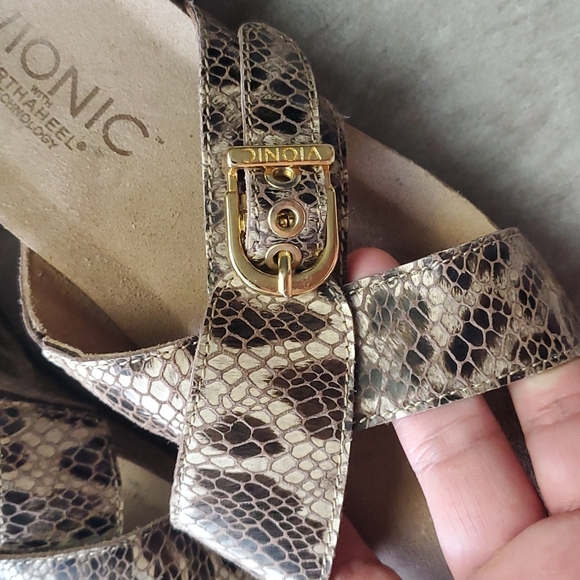 Vionic with Orthaheel Technology - Picture 8 of 12